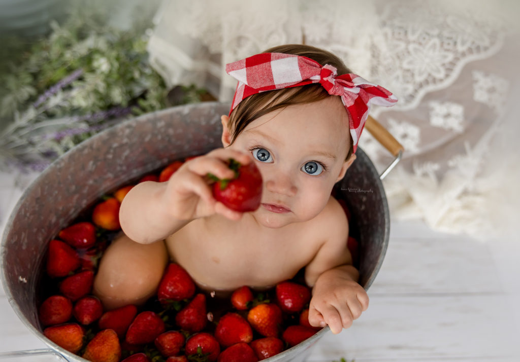 baby milestone photography dallas tx strawberry bath