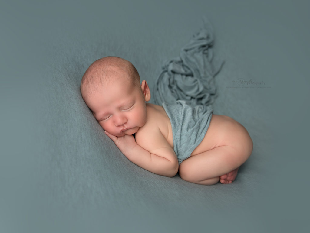 teal newborn photos