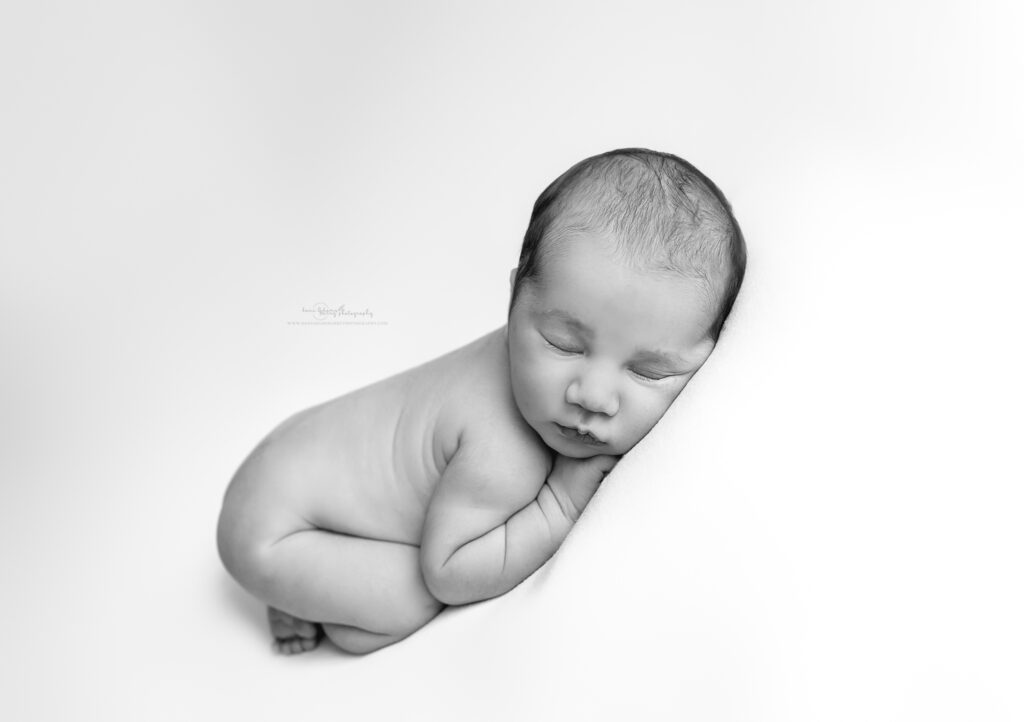 newborn bw photos