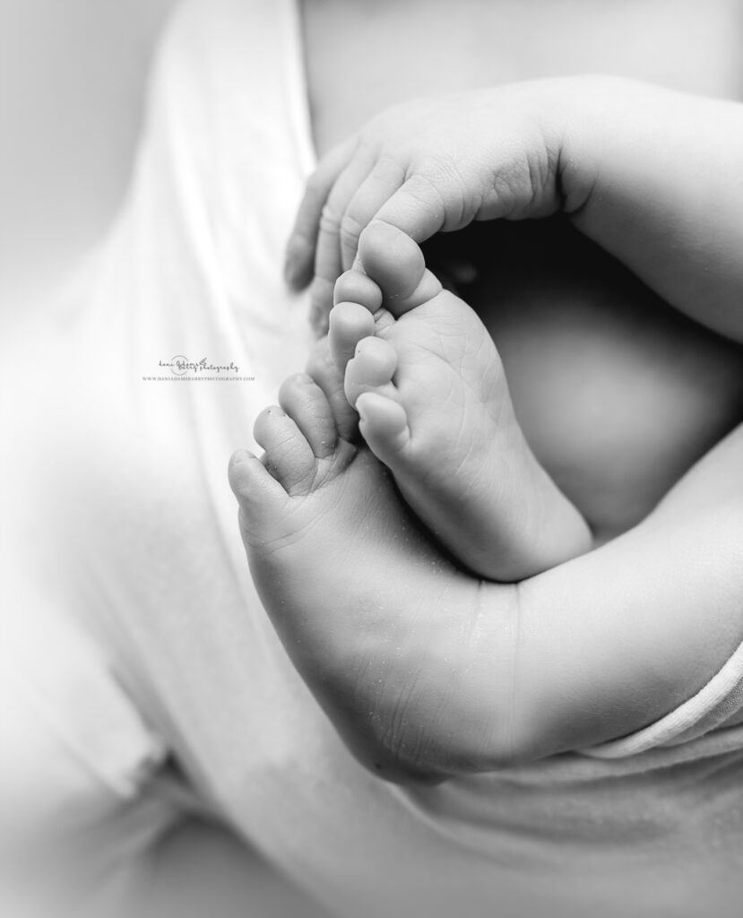 newborn details bw