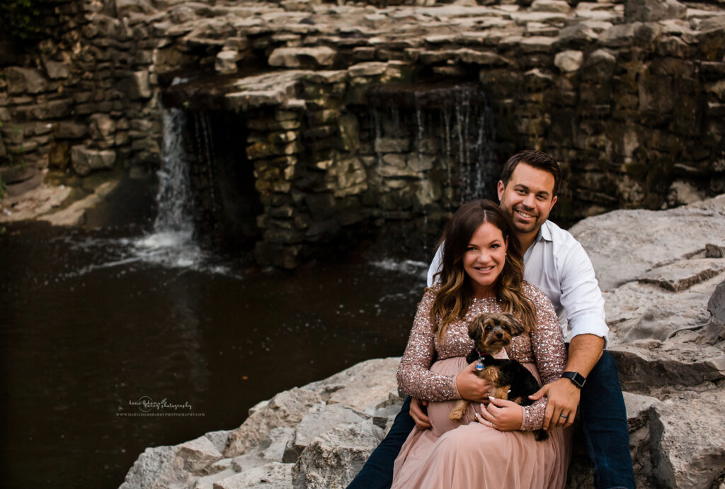 maternity portraits with dog