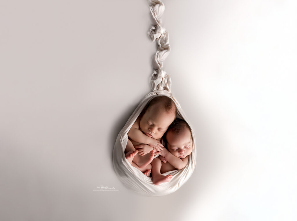 newborn twins pictures