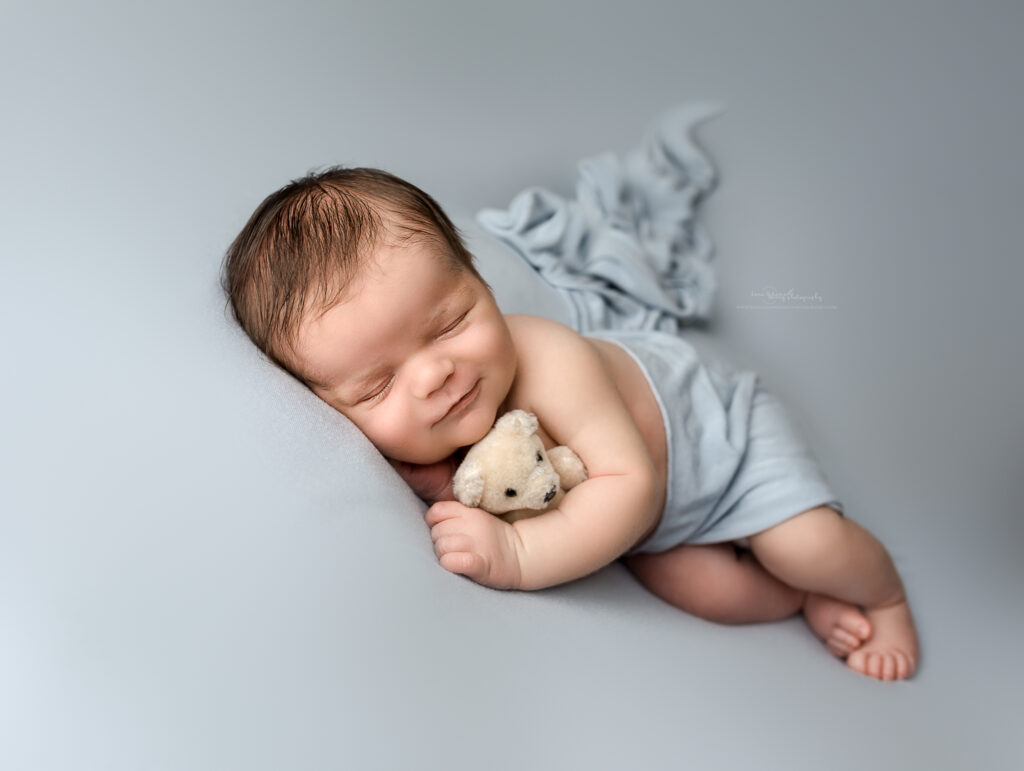 grey moon and star newborn boy photography10