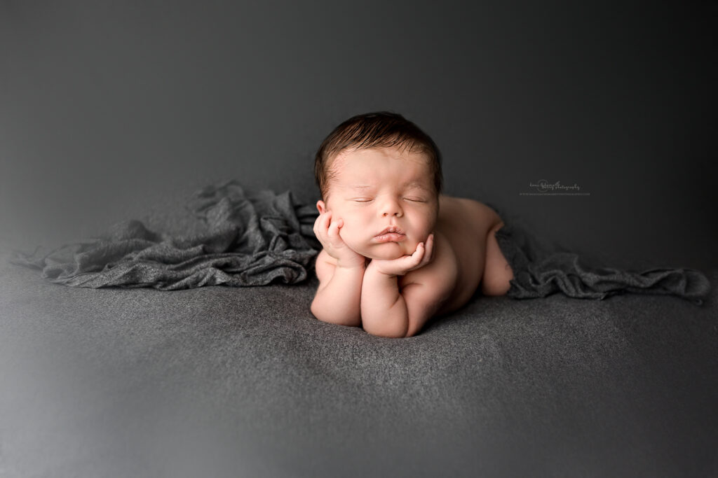 grey moon and star newborn boy photography7