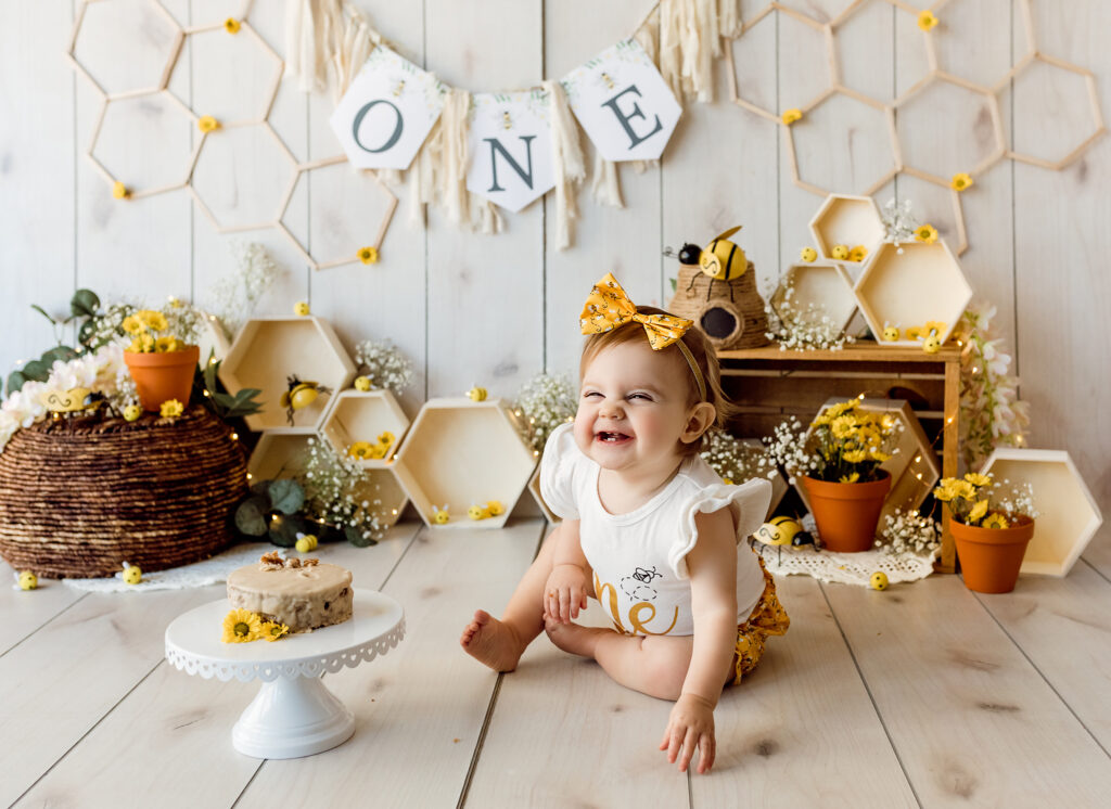 bumble bee smash cake