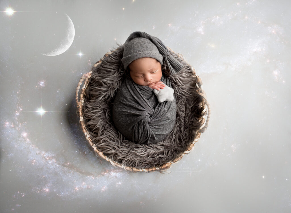 galaxy moon newborn photos 1