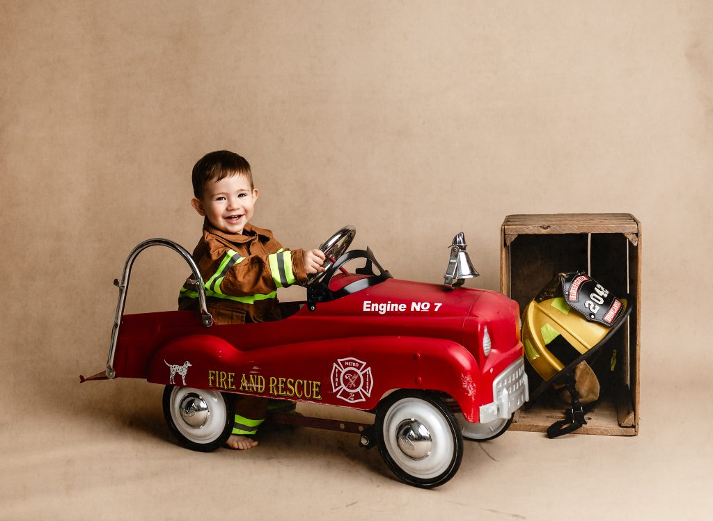 firefighter milestone baby photoshoot1
