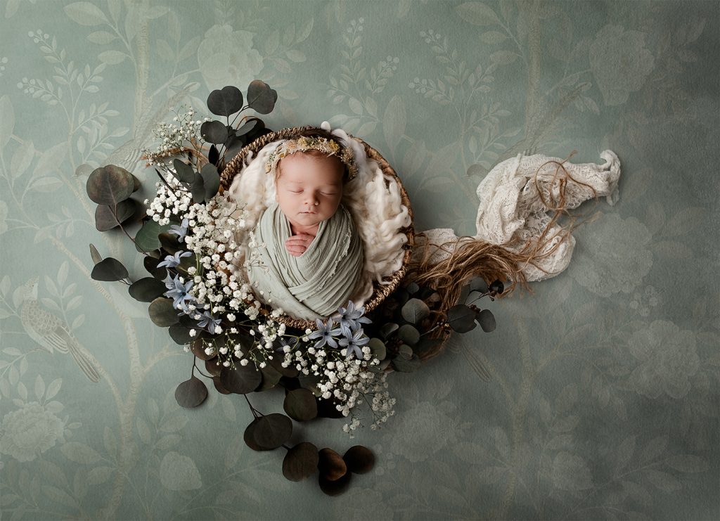 earthy floral newborn photos1