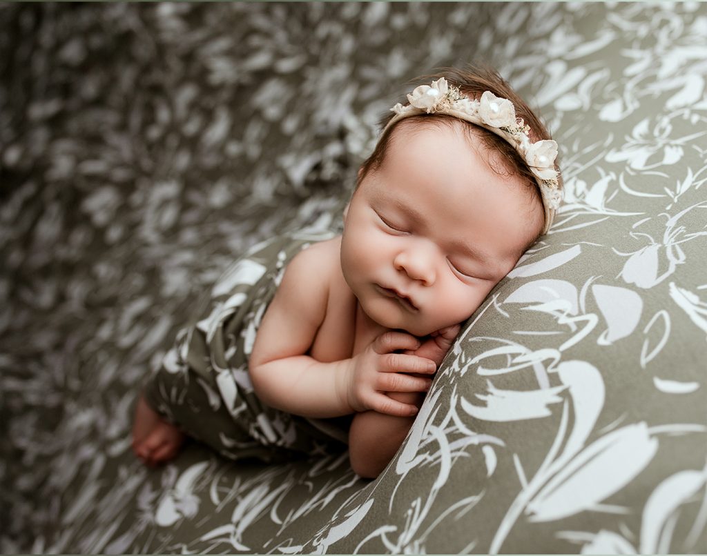 earthy floral newborn photos4